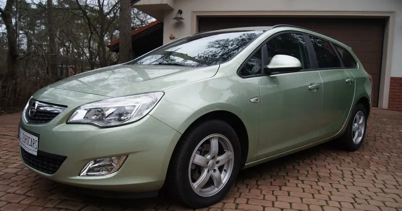 kałuszyn Opel Astra cena 26900 przebieg: 136000, rok produkcji 2011 z Kałuszyn